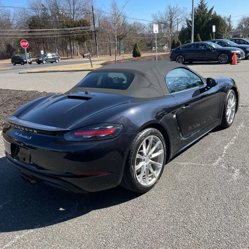 2022 Porsche 718 Boxster S