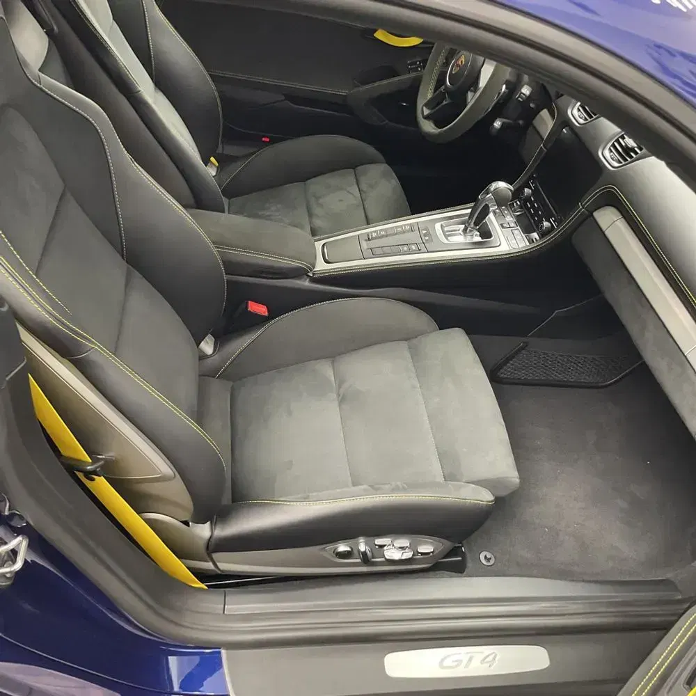 2021 Porsche 718 Cayman GT4