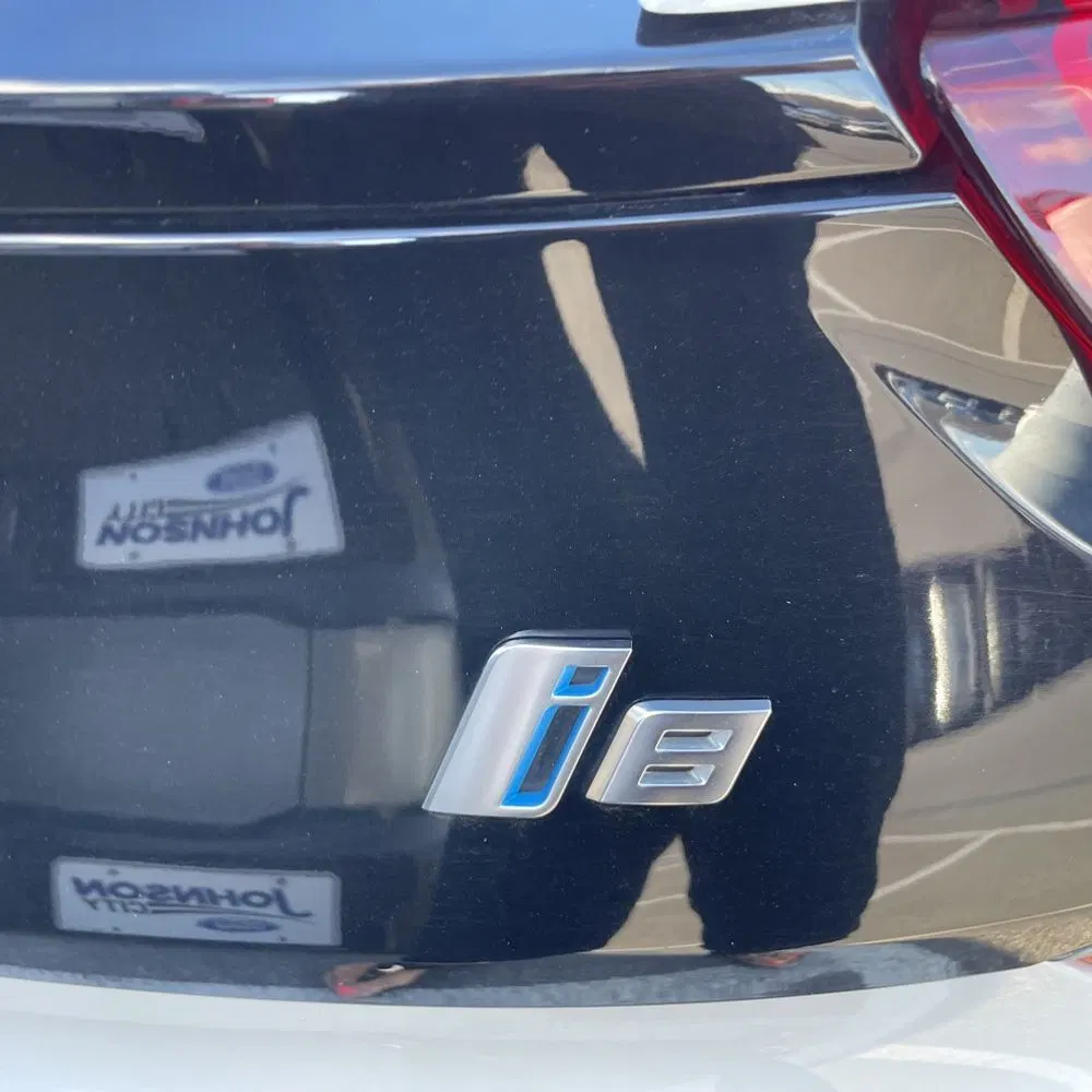 2017 BMW i8