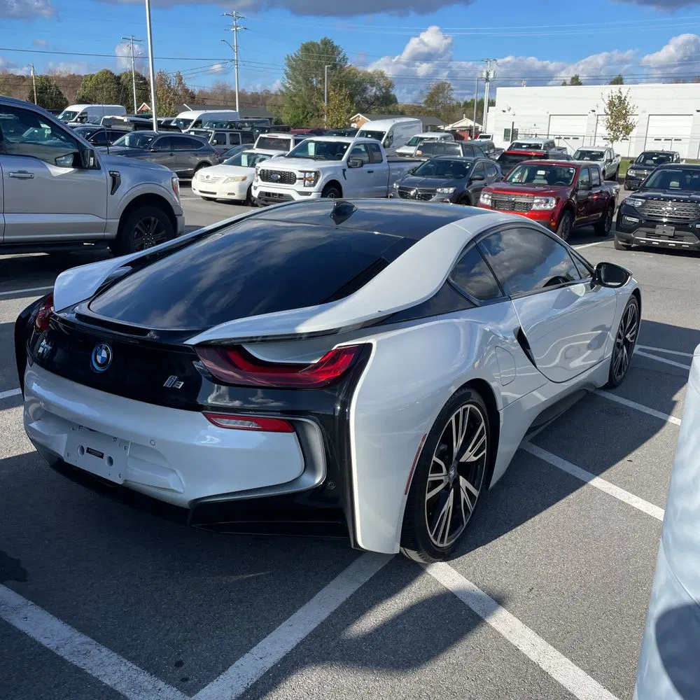 2017 BMW i8