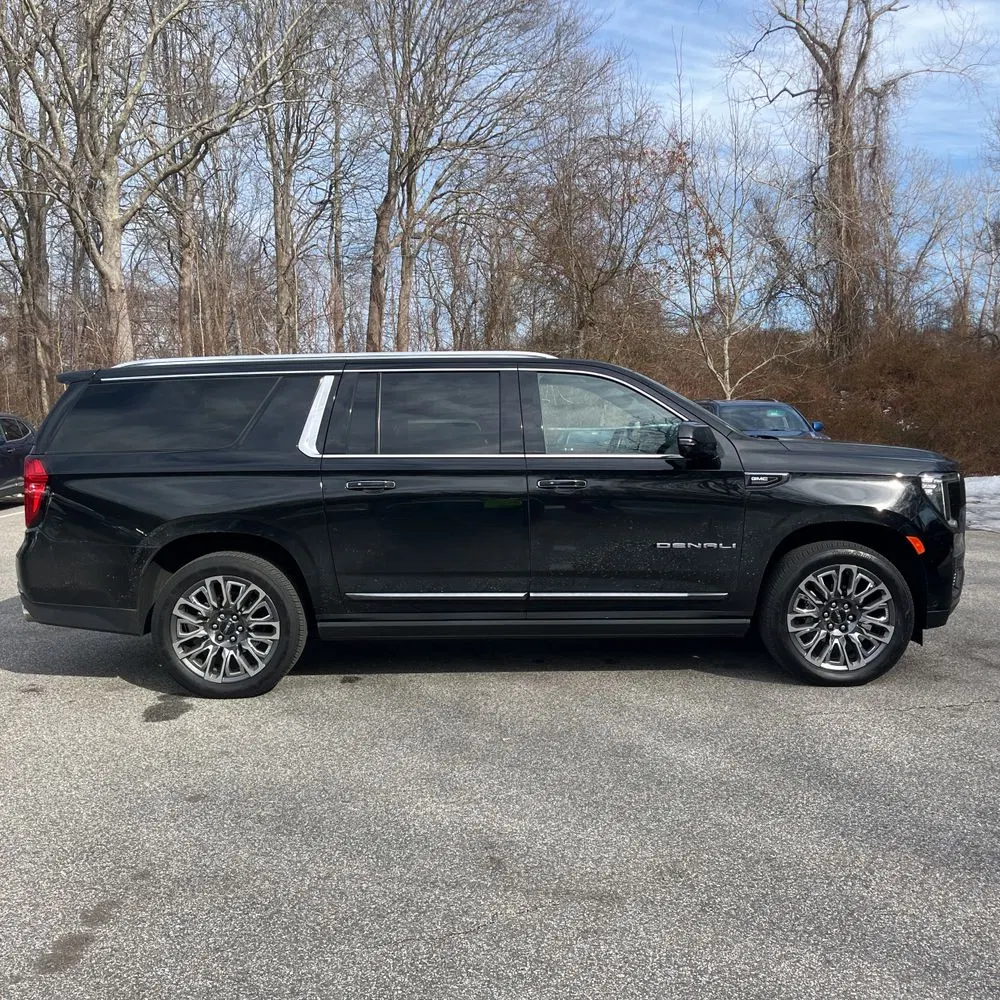 2023 GMC Yukon XL Denali Ultimate