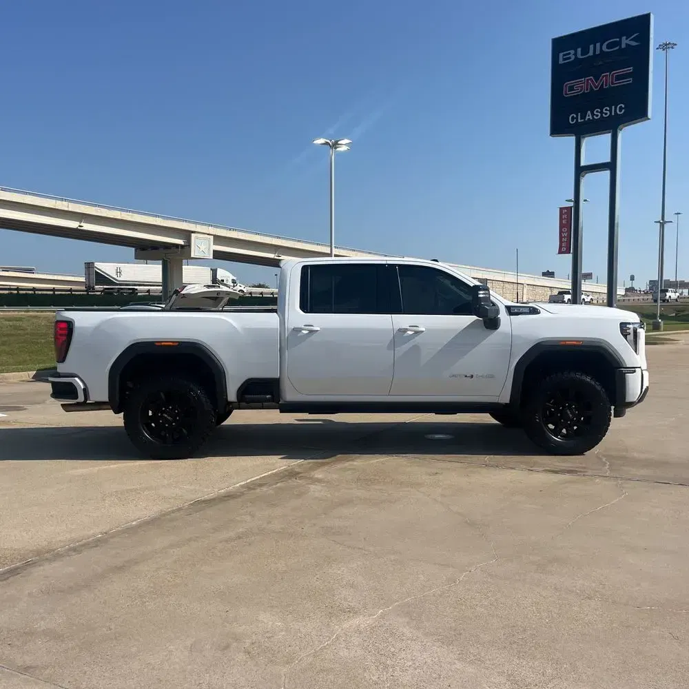 2025 GMC Sierra 2500HD AT4