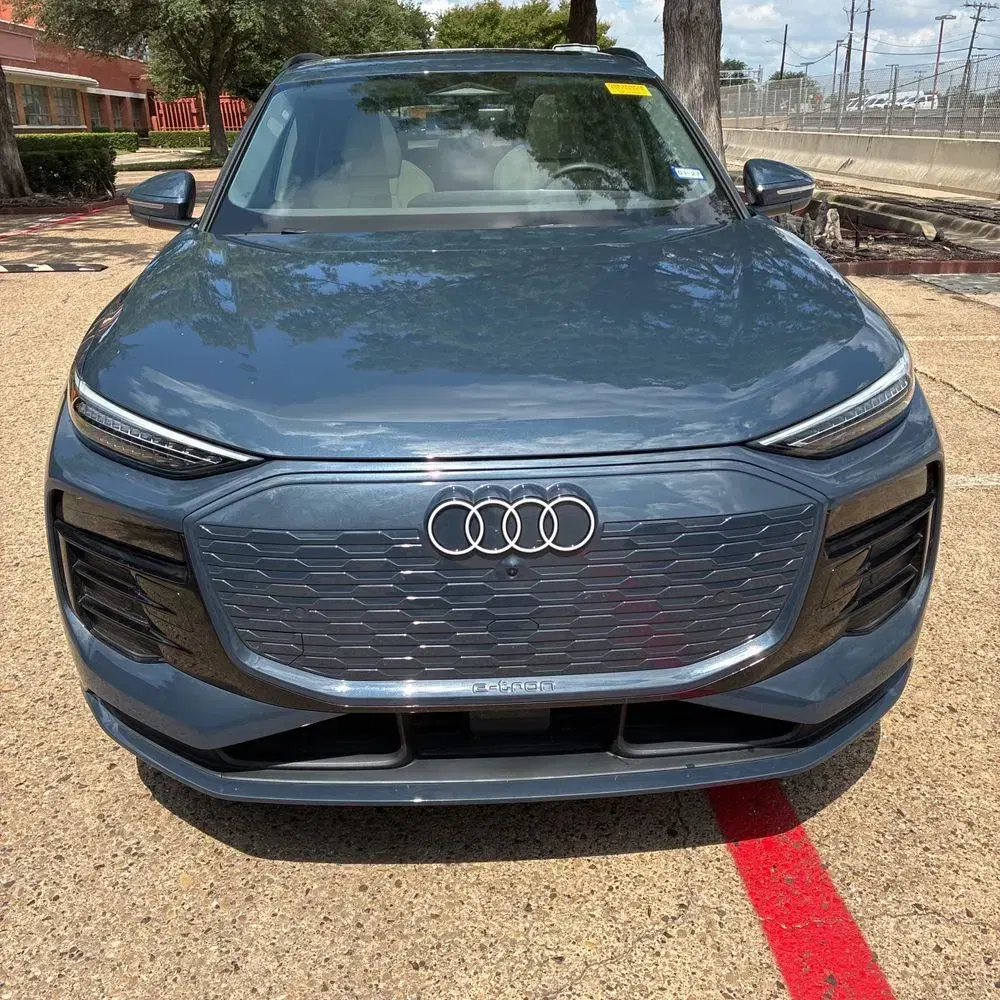 2025 Audi Q6 e-tron Prestige