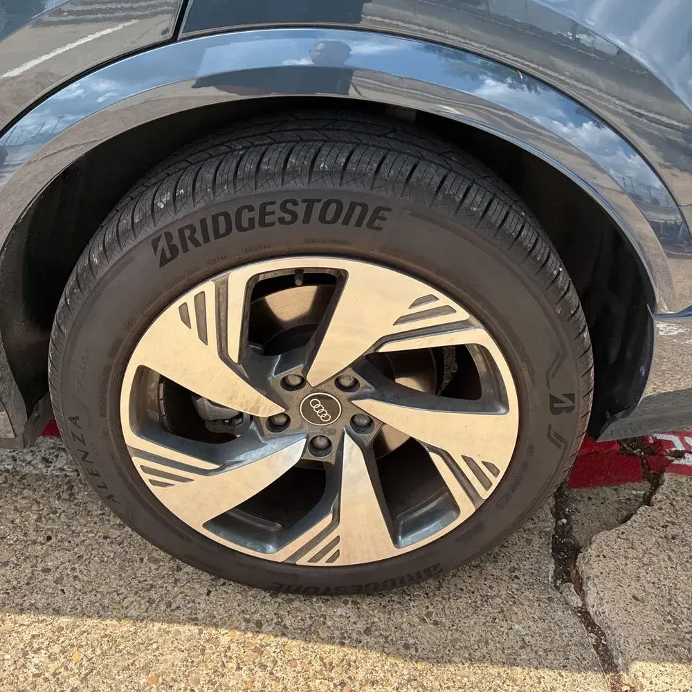 2025 Audi Q6 e-tron Prestige