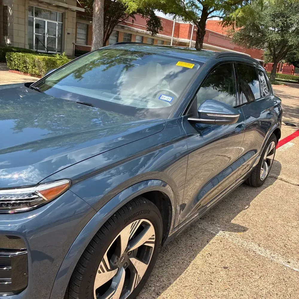 2025 Audi Q6 e-tron Prestige