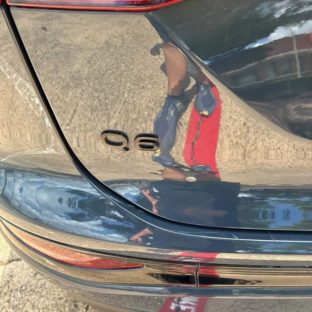 2025 Audi Q6 e-tron Prestige