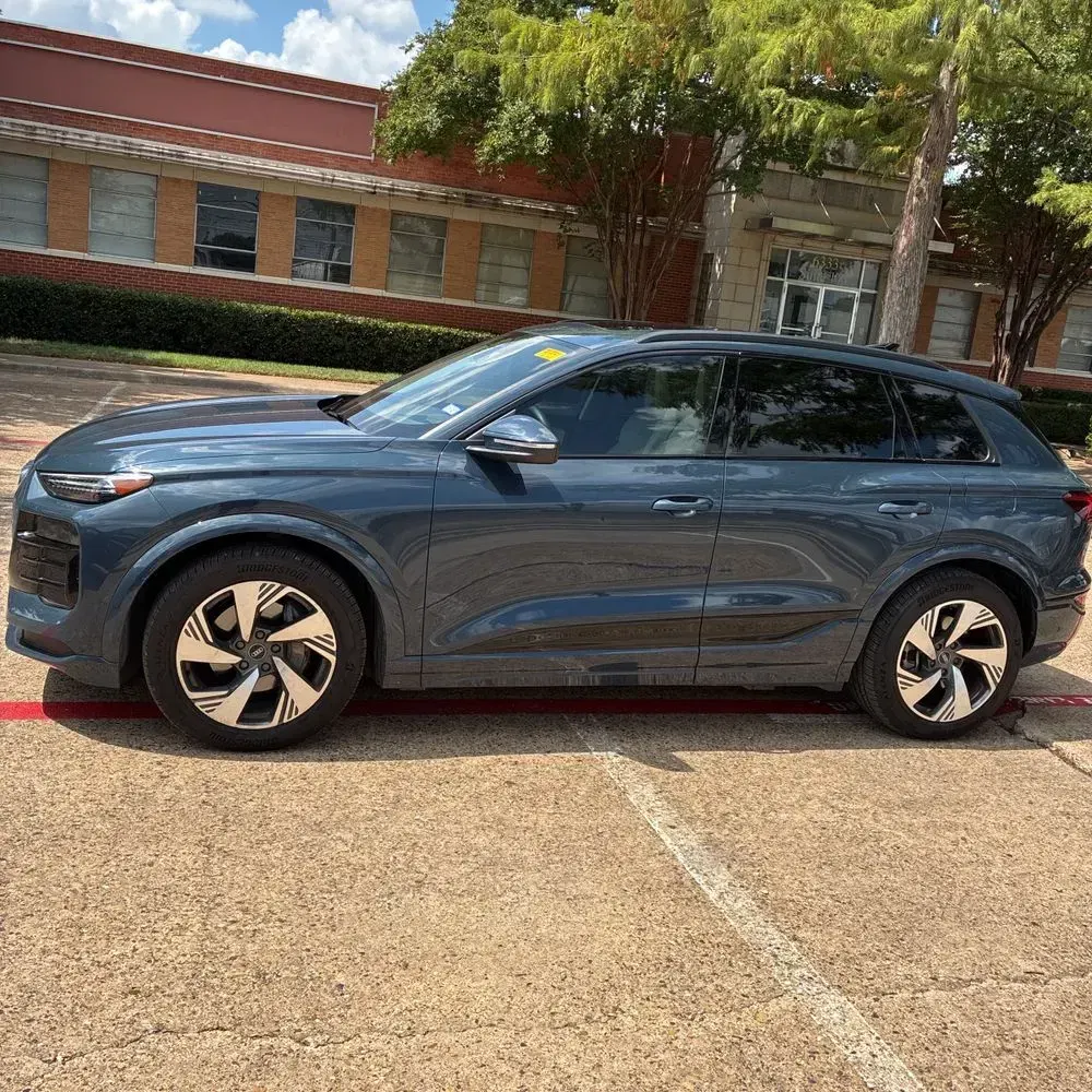 2025 Audi Q6 e-tron Prestige
