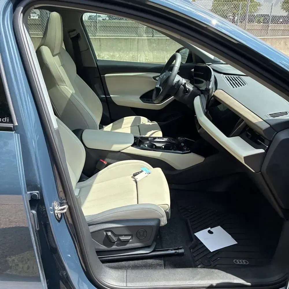 2025 Audi Q6 e-tron Prestige
