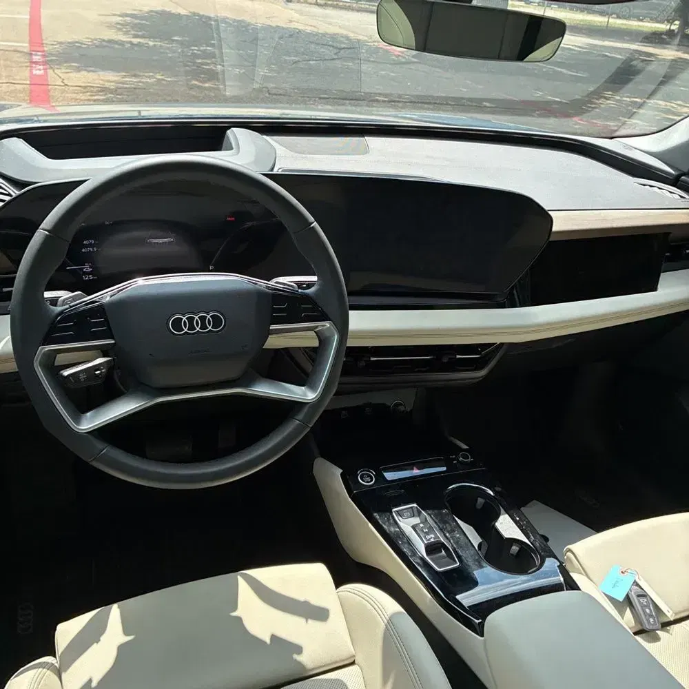 2025 Audi Q6 e-tron Prestige