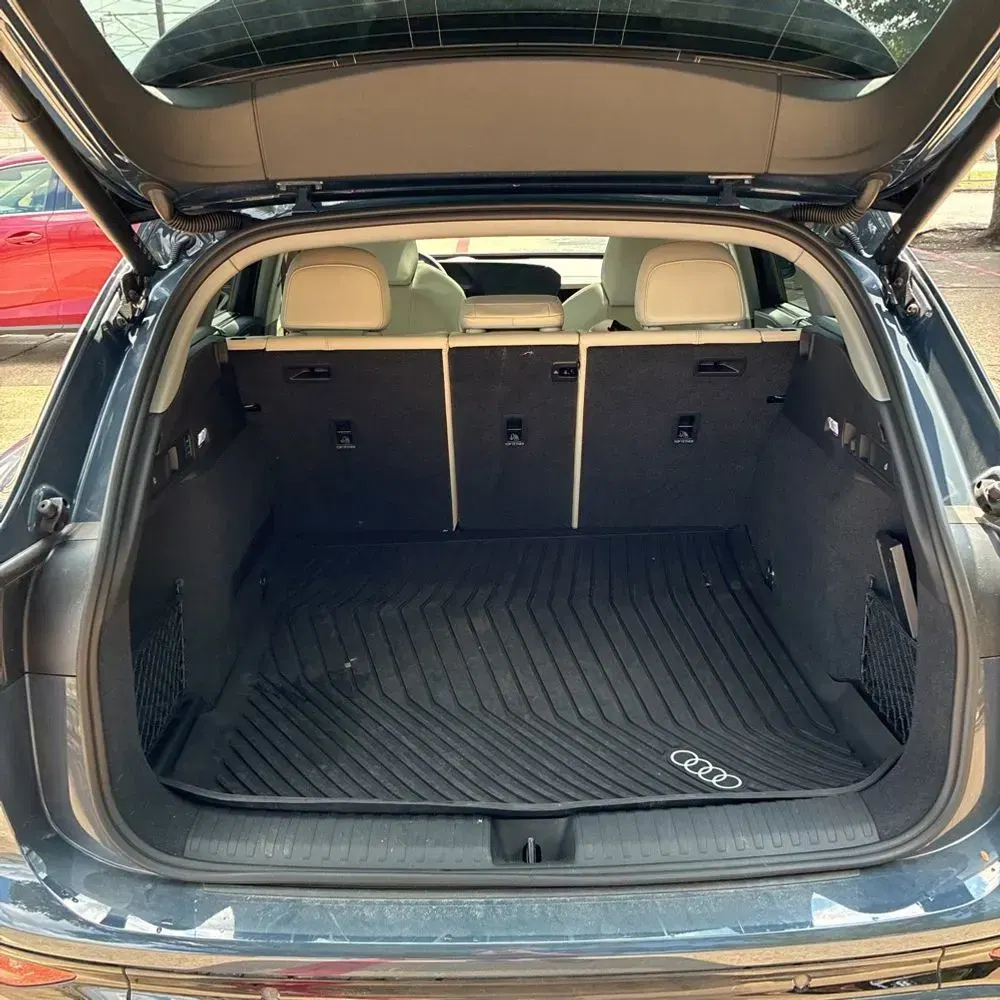 2025 Audi Q6 e-tron Prestige