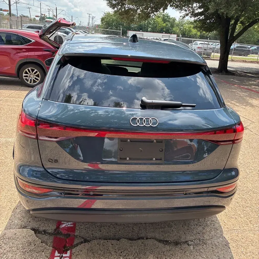 2025 Audi Q6 e-tron Prestige