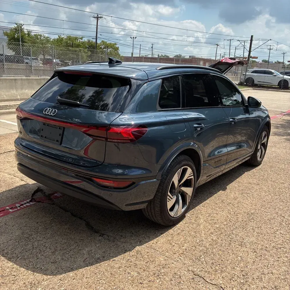 2025 Audi Q6 e-tron Prestige