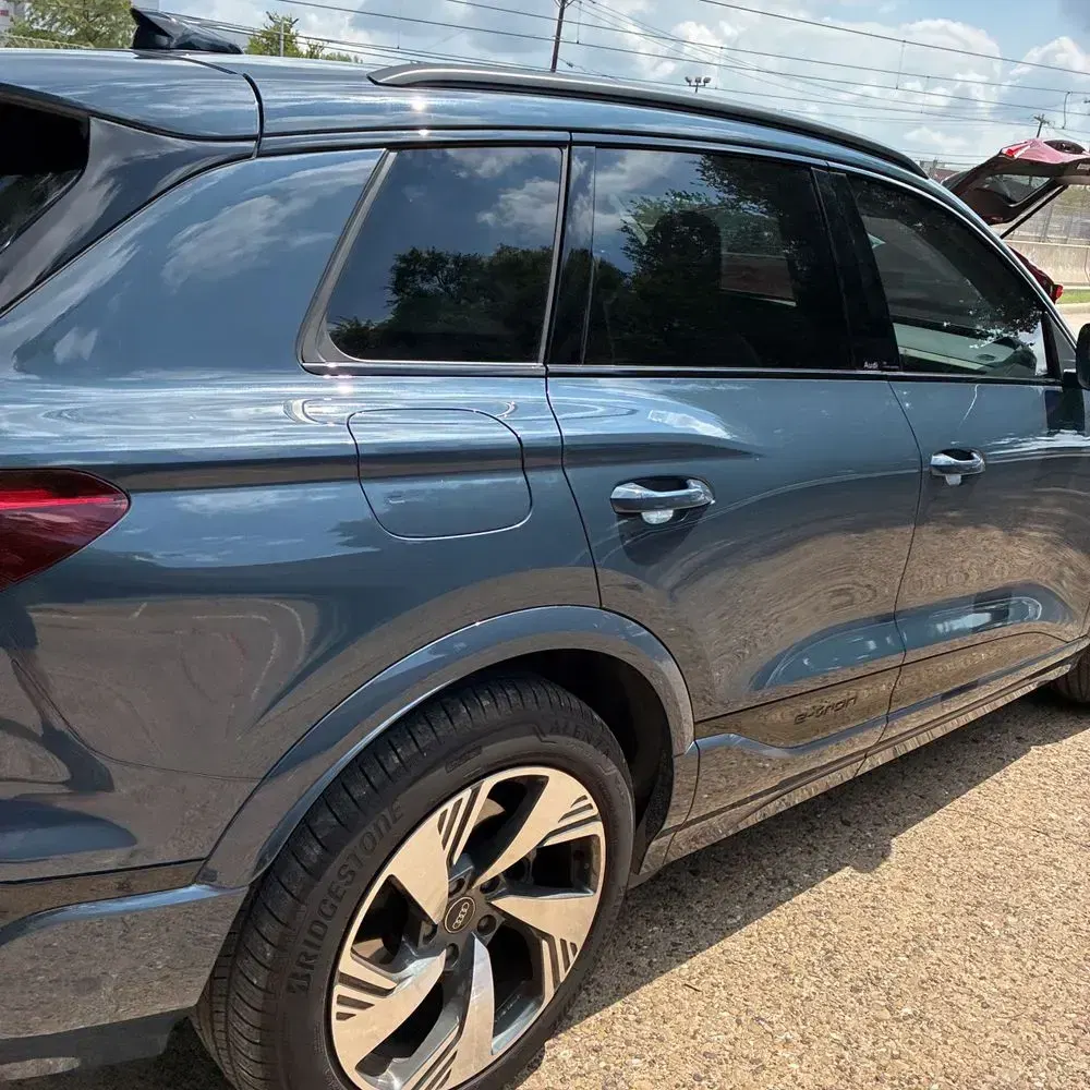 2025 Audi Q6 e-tron Prestige