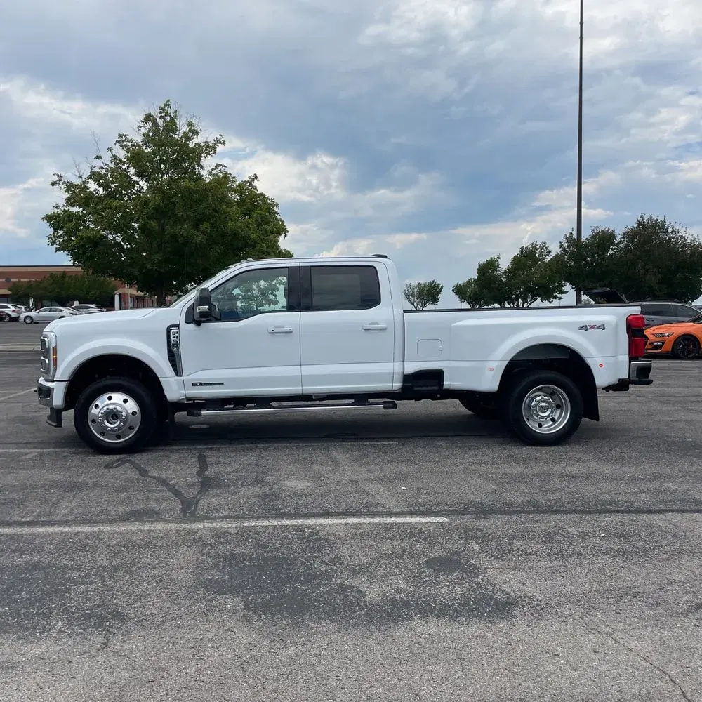 2025 Ford F-450 Super Duty Lariat
