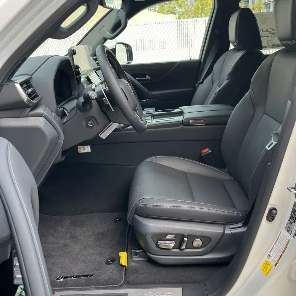 2025 Lexus LX-Series LX600 Premium