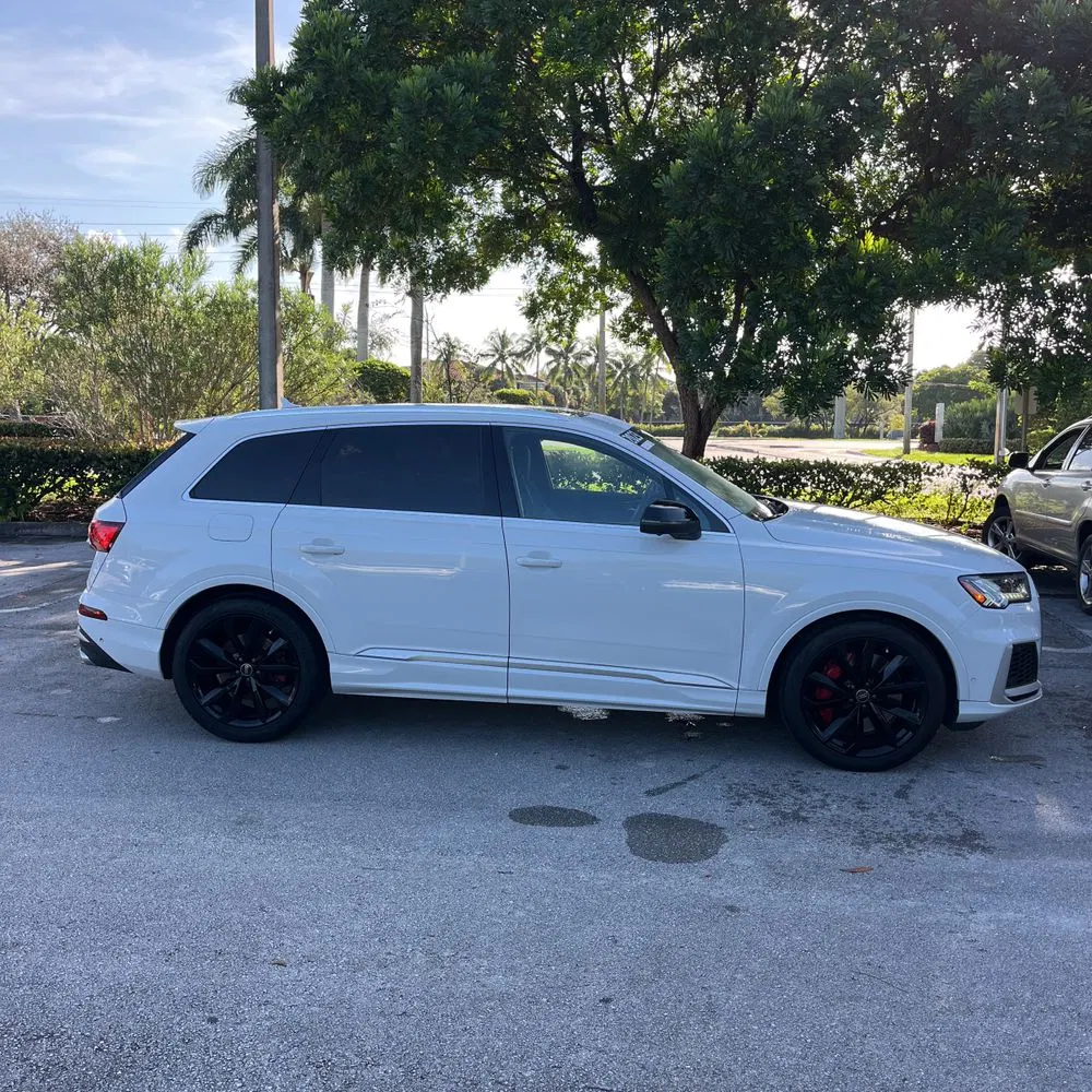 2023 Audi SQ7 Premium Plus
