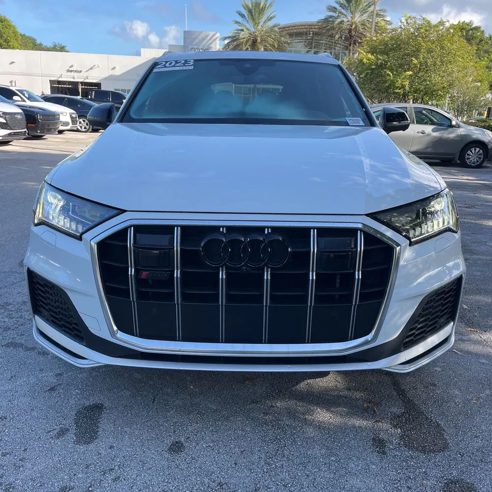 2023 Audi SQ7 Premium Plus