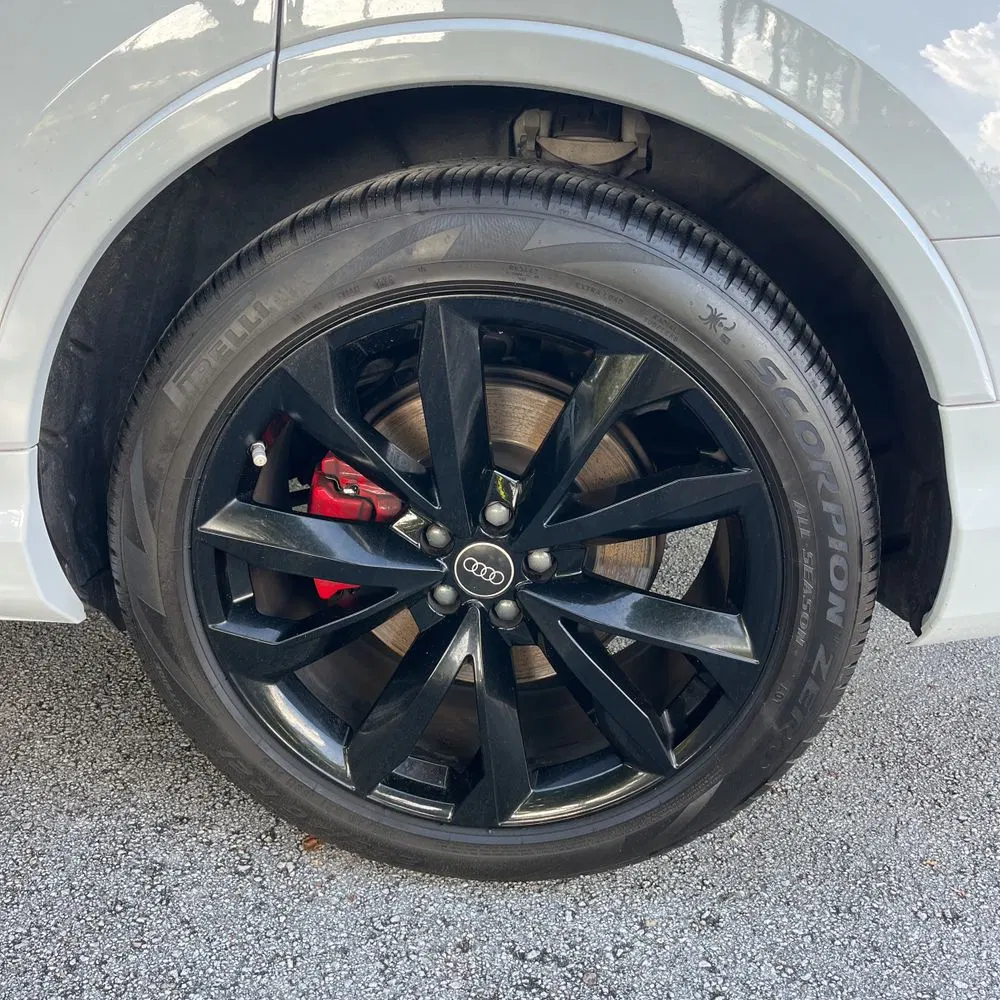 2023 Audi SQ7 Premium Plus