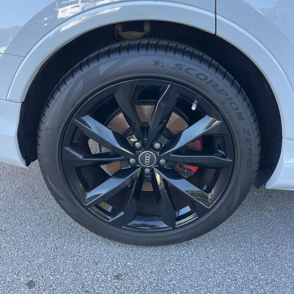 2023 Audi SQ7 Premium Plus