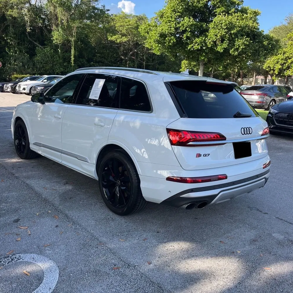 2023 Audi SQ7 Premium Plus