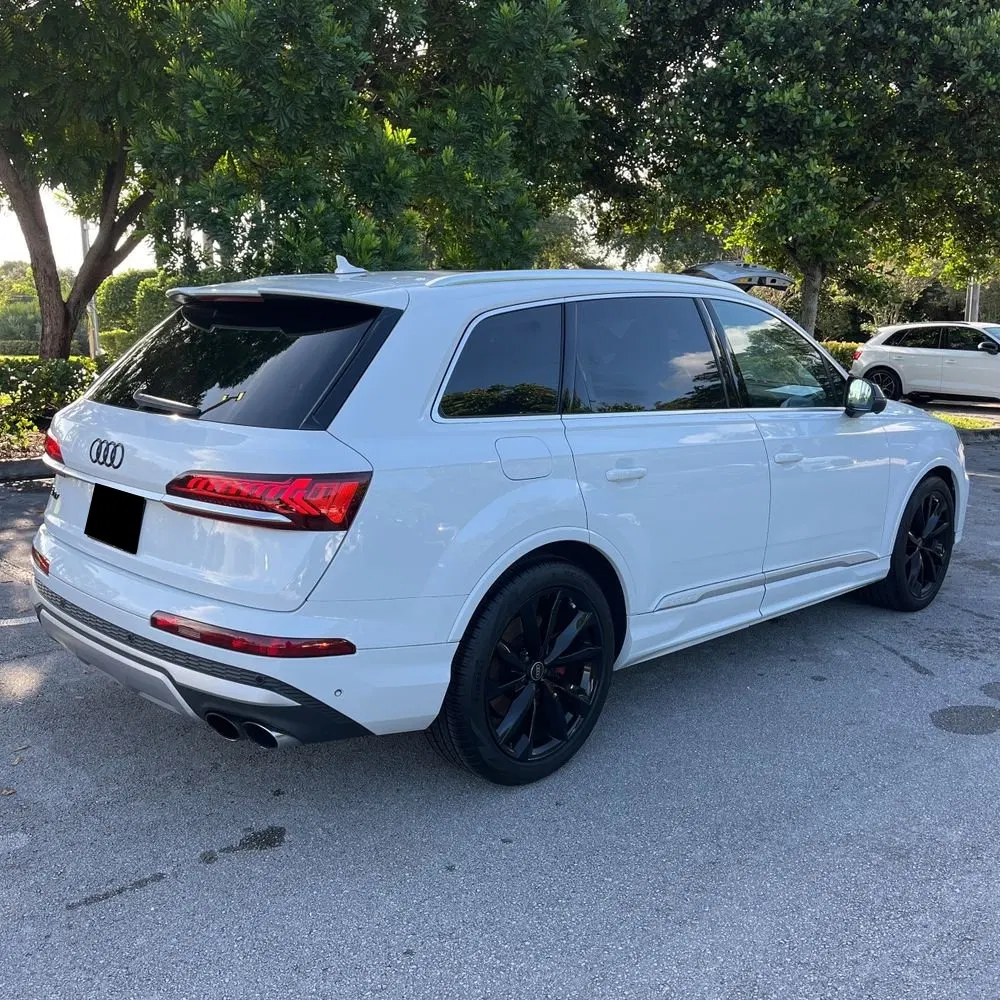 2023 Audi SQ7 Premium Plus