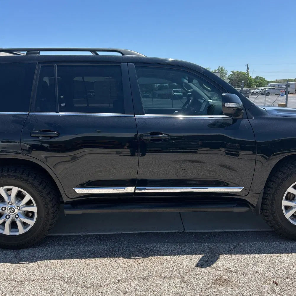 2016 Toyota Land Cruiser Base