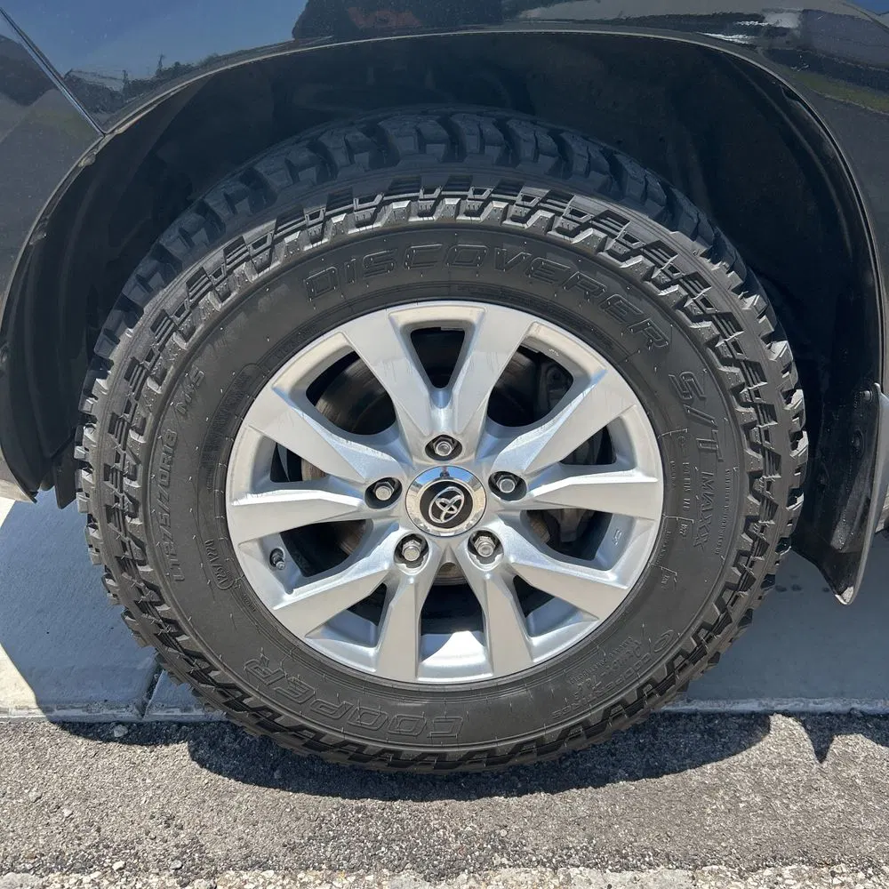 2016 Toyota Land Cruiser Base