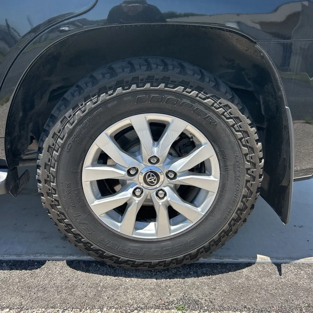 2016 Toyota Land Cruiser Base
