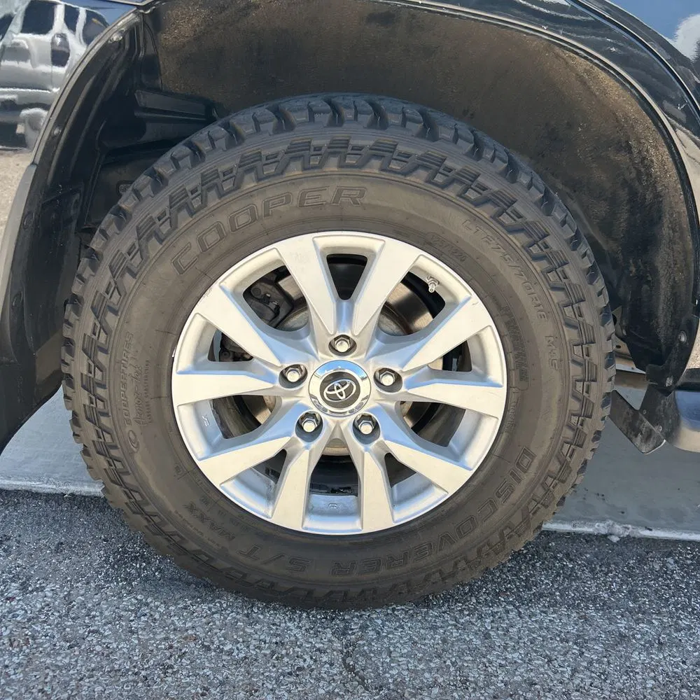2016 Toyota Land Cruiser Base