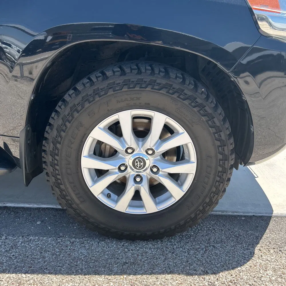 2016 Toyota Land Cruiser Base