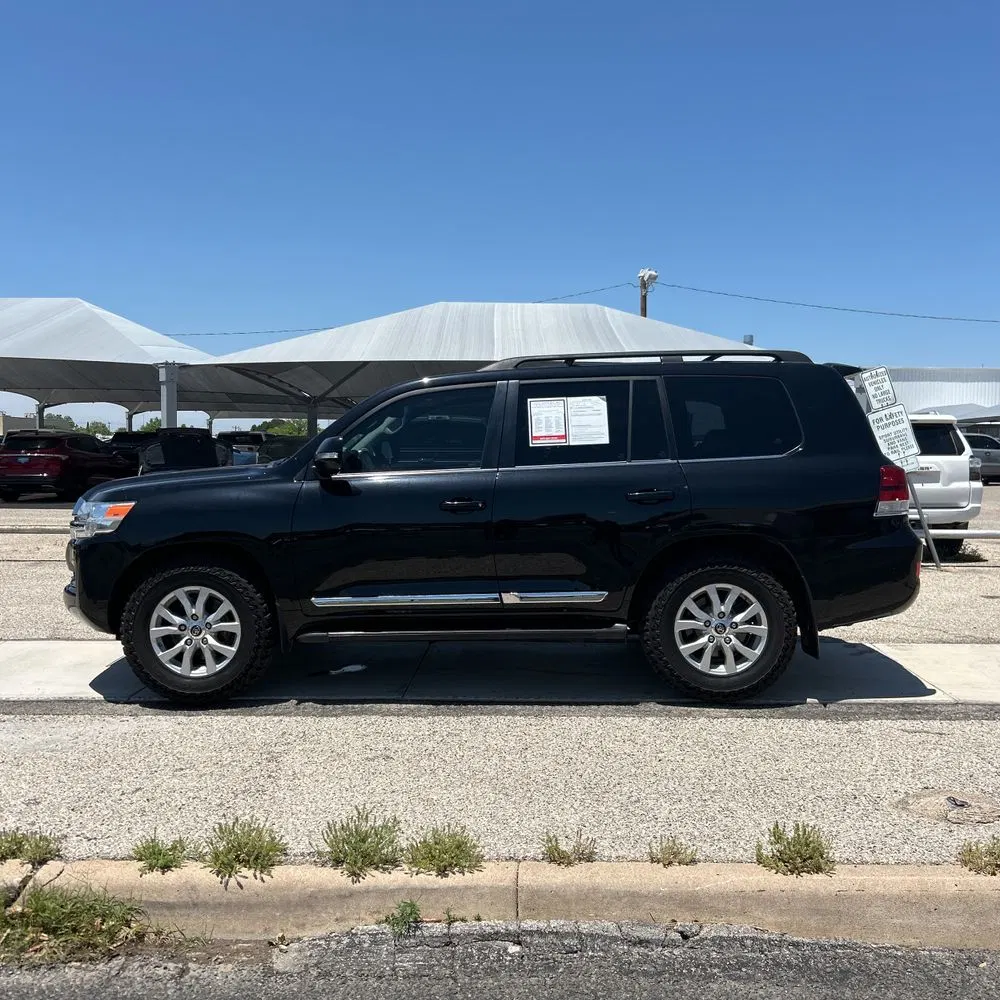 2016 Toyota Land Cruiser Base
