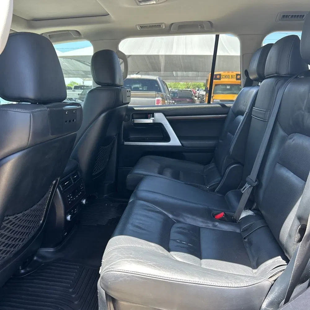 2016 Toyota Land Cruiser Base