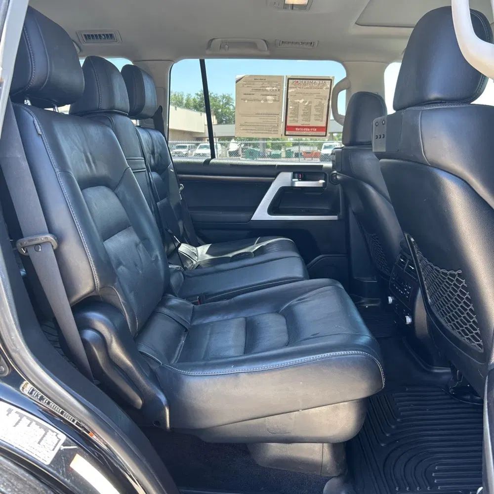 2016 Toyota Land Cruiser Base