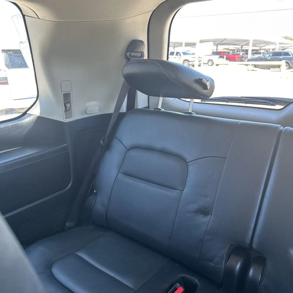 2016 Toyota Land Cruiser Base
