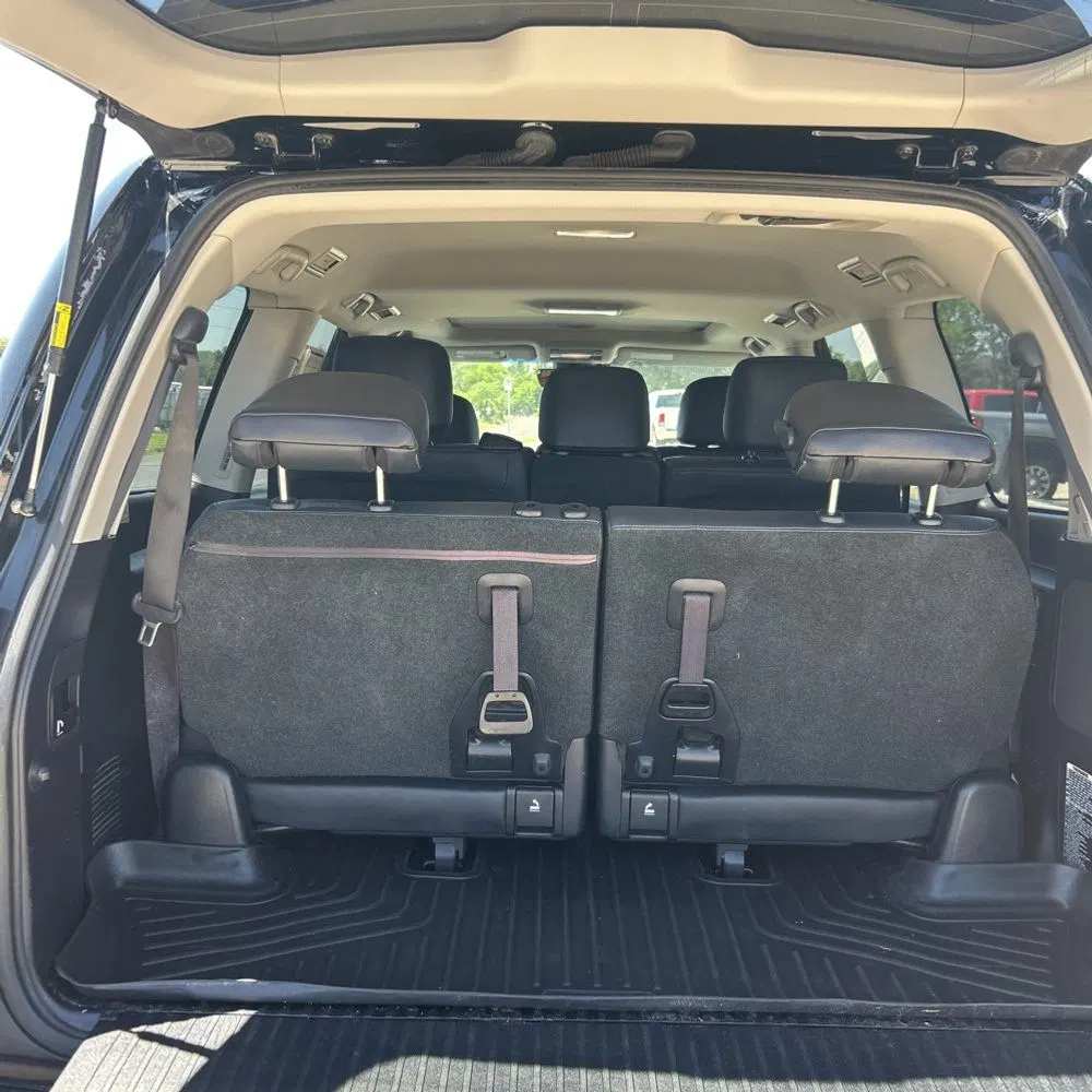 2016 Toyota Land Cruiser Base