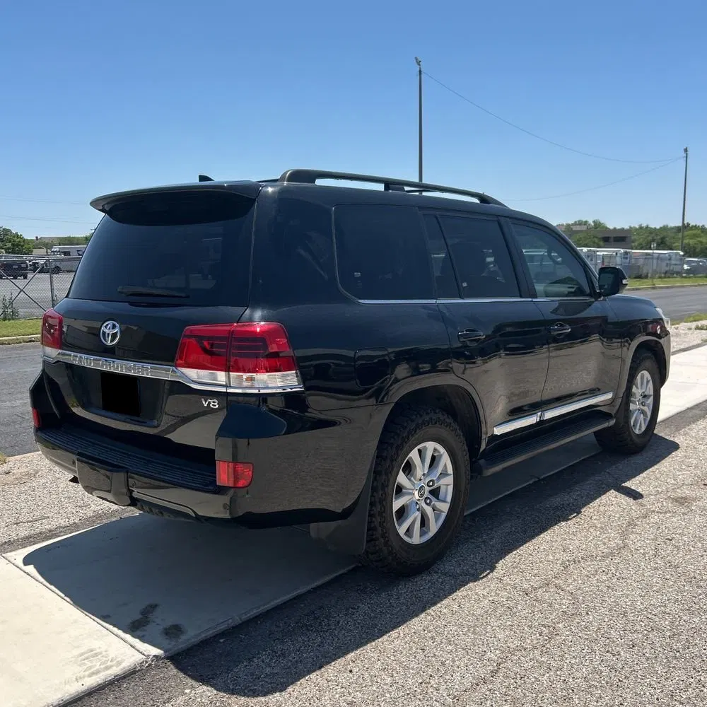 2016 Toyota Land Cruiser Base