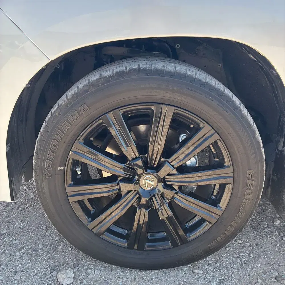 2020 Lexus LX 570 Three-Row