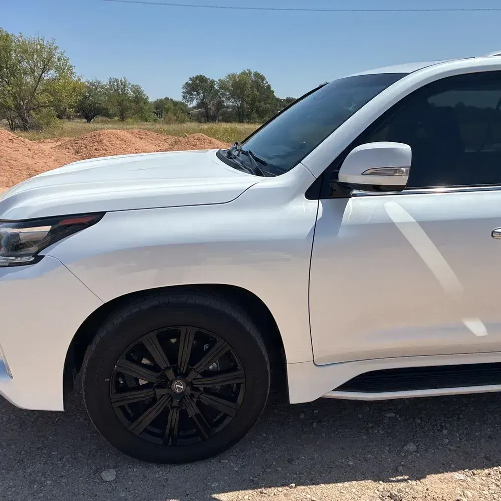 2020 Lexus LX 570 Three-Row