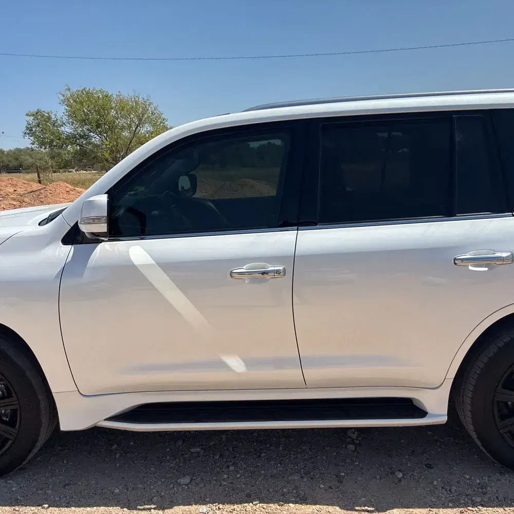 2020 Lexus LX 570 Three-Row