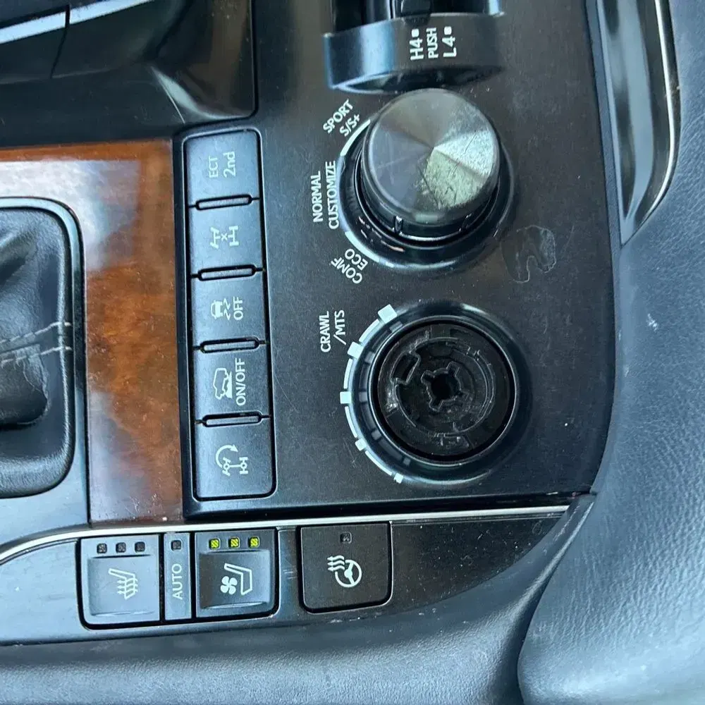 2020 Lexus LX 570 Three-Row