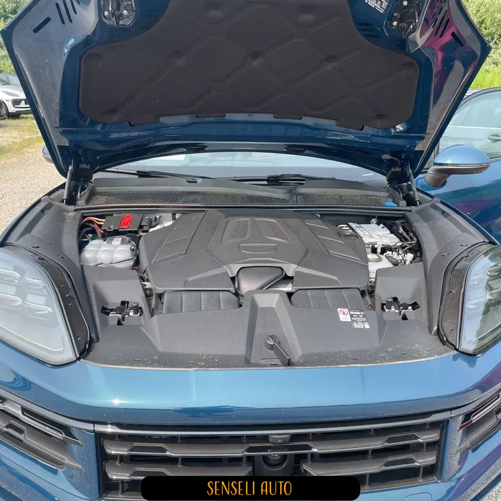 2025 Porsche Cayenne E-Hybrid Coupe
