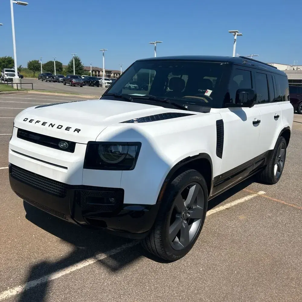 2025 Land Rover Defender 130 V8 P500