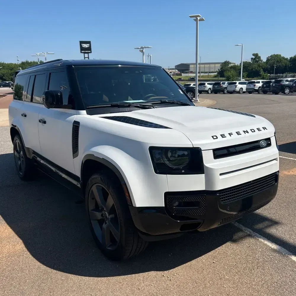2025 Land Rover Defender 130 V8 P500
