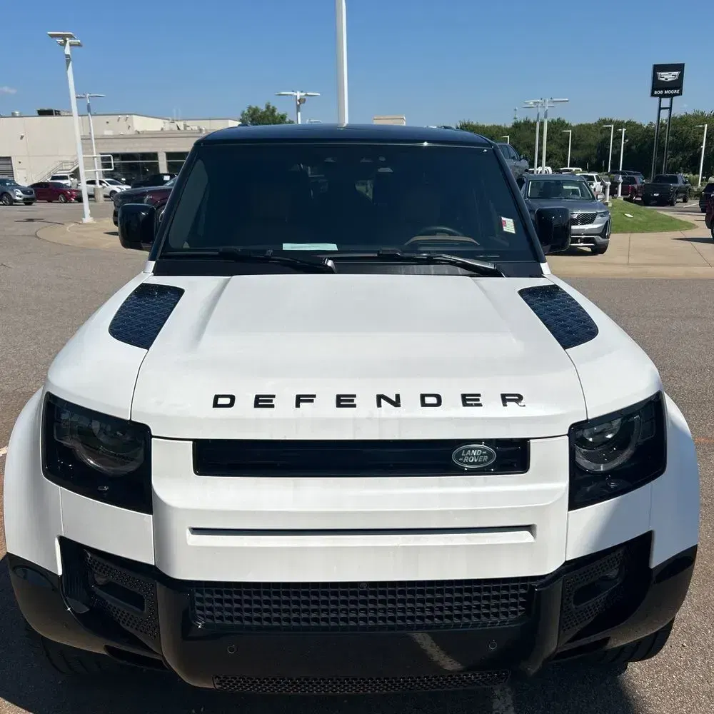 2025 Land Rover Defender 130 V8 P500