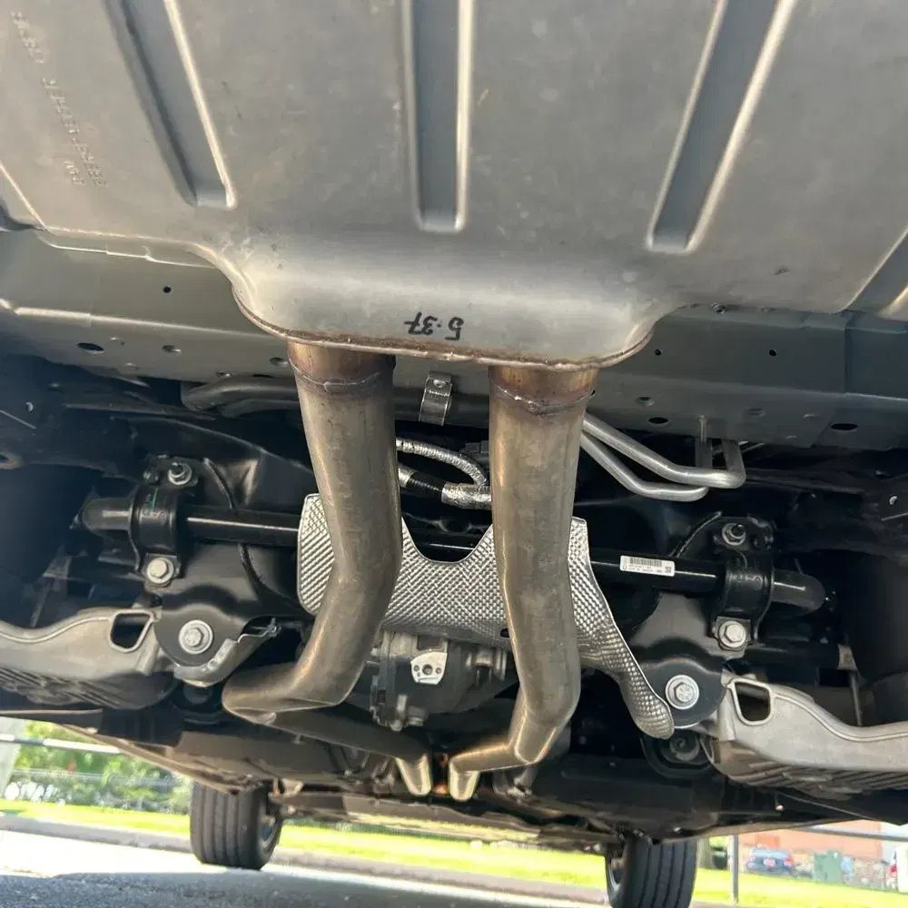 2025 Land Rover Defender 130 V8 P500