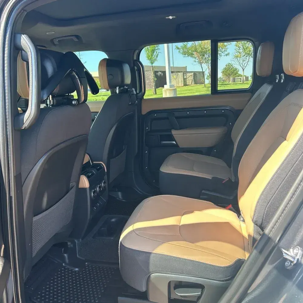 2025 Land Rover Defender 130 V8 P500