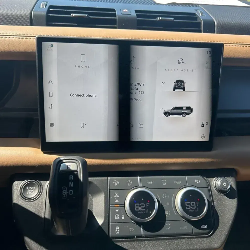 2025 Land Rover Defender 130 V8 P500