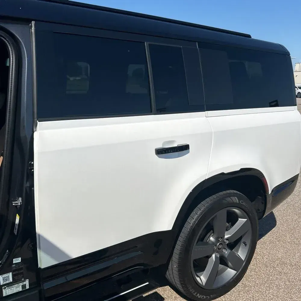 2025 Land Rover Defender 130 V8 P500