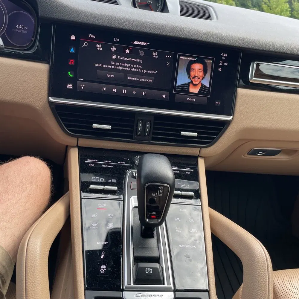 2022 Porsche Cayenne Base