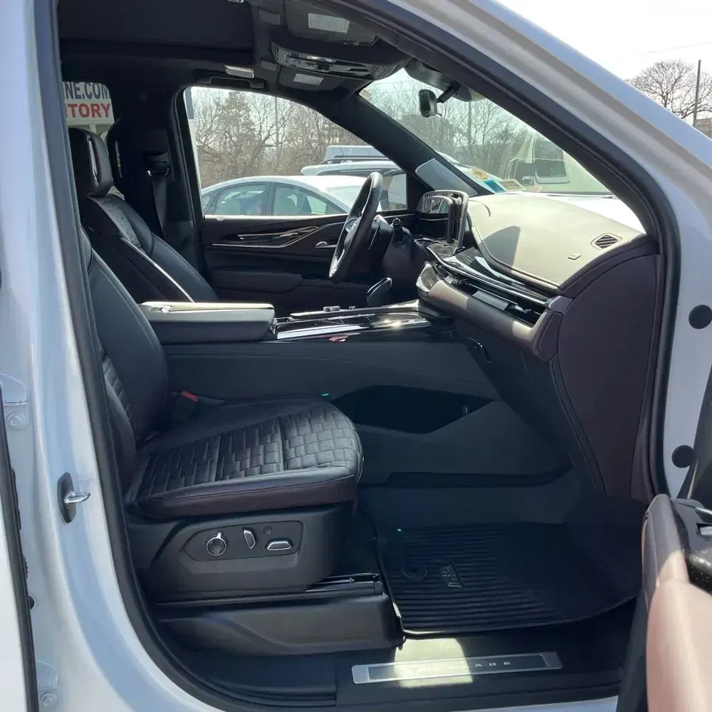 2024 Cadillac Escalade-V Base